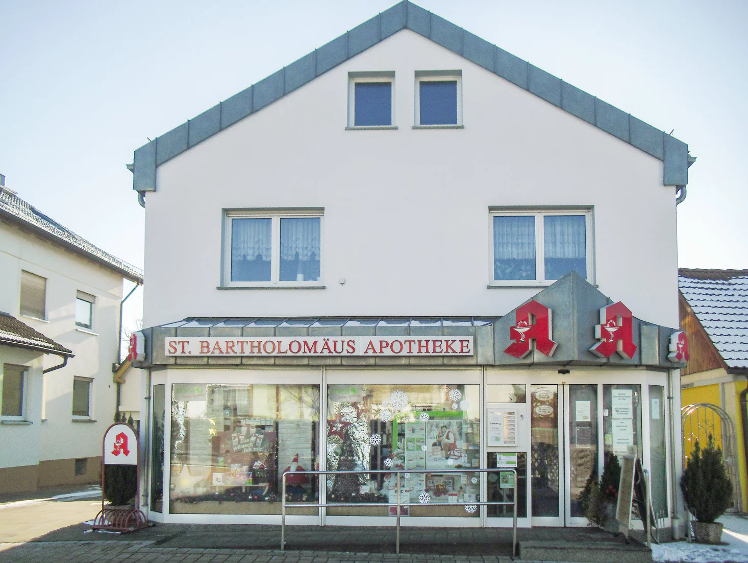 Aussenansicht der Apotheke 54907